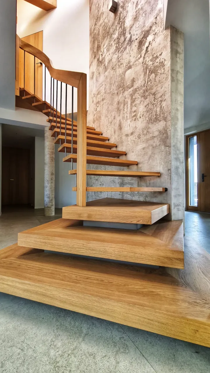 Schody drewniane na piętro
